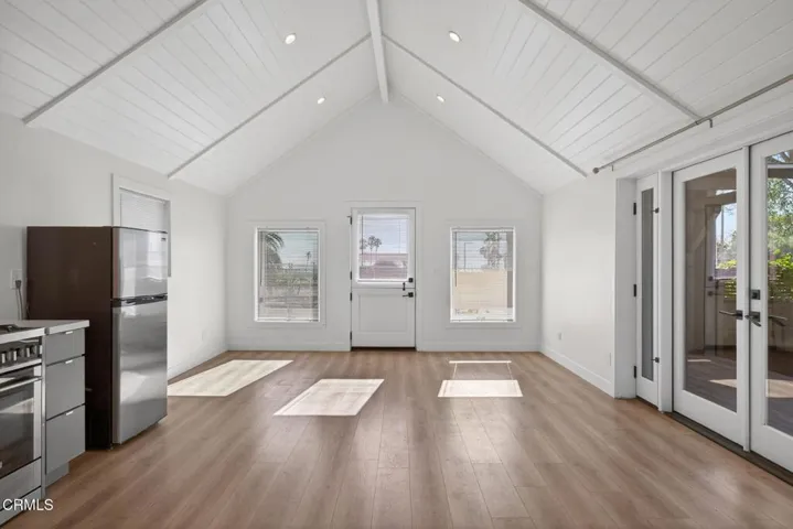 809 LivingRm South F