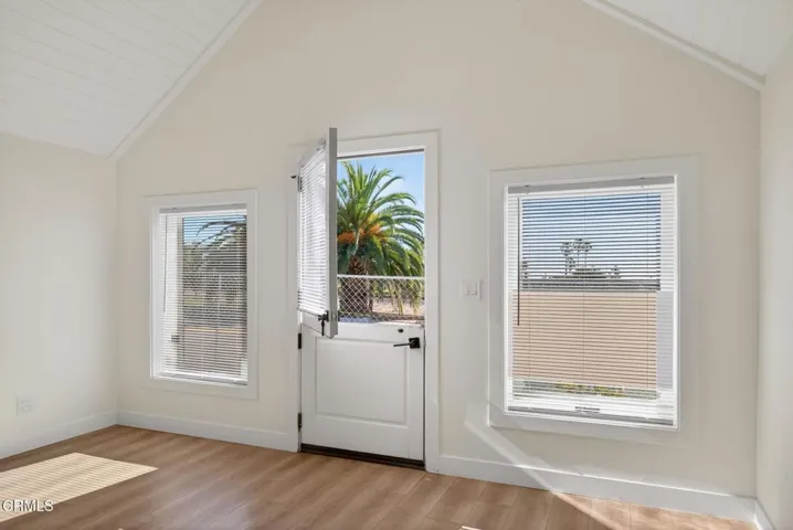 809 Living Rm South