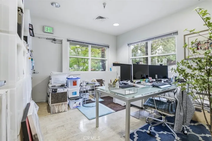 Suite B office