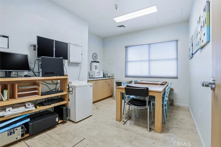 Break room suite B