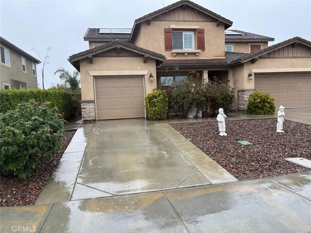 6111 Peregrine Drive, Jurupa Valley, California 91752 home-pic-2
