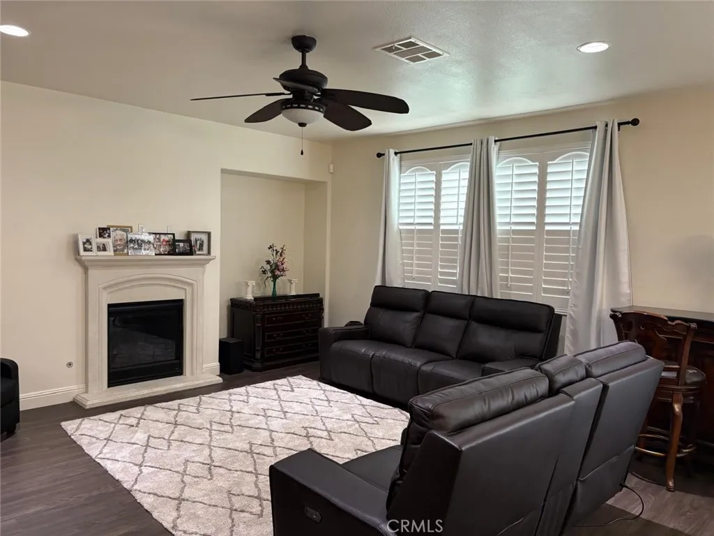 6111 Peregrine Drive, Jurupa Valley, California 91752 home-pic-12