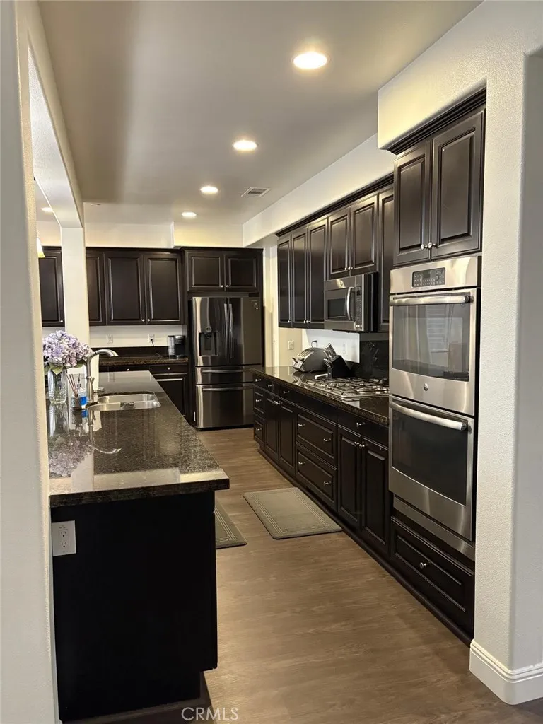 6111 Peregrine Drive, Jurupa Valley, California 91752 home-pic-9