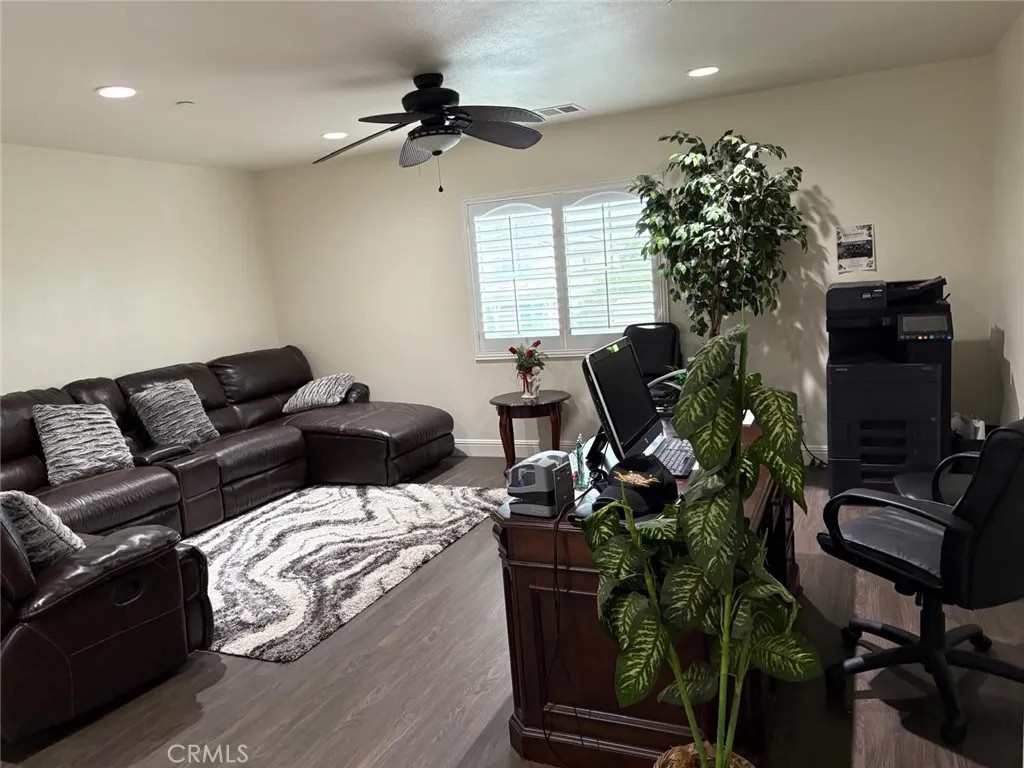6111 Peregrine Drive, Jurupa Valley, California 91752 home-pic-34