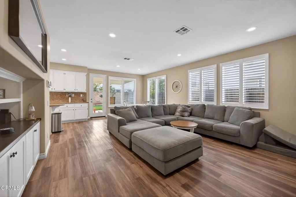 4867 Corte Olivas, Camarillo, California 93012 home-pic-9