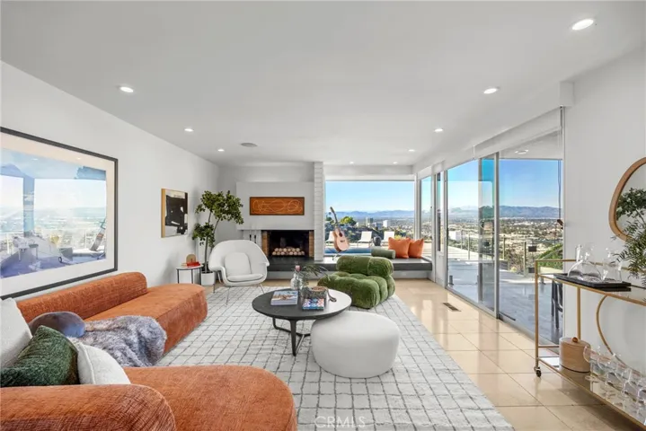 3851 Beverly Ridge, Sherman Oaks, California 91423