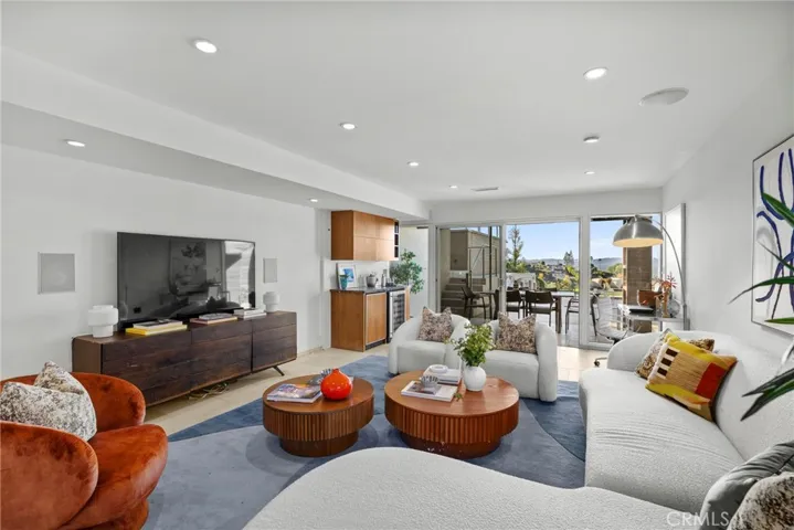 3851 Beverly Ridge, Sherman Oaks, California 91423