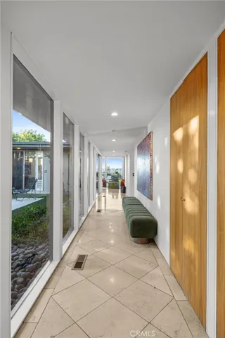 3851 Beverly Ridge, Sherman Oaks, California 91423