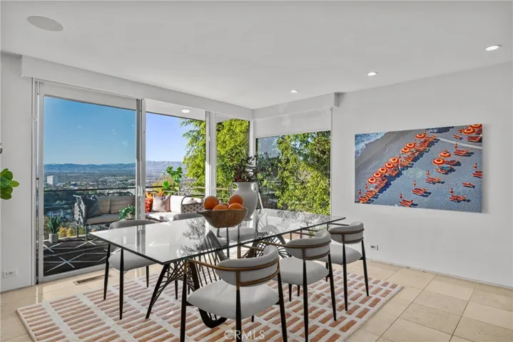 3851 Beverly Ridge, Sherman Oaks, California 91423