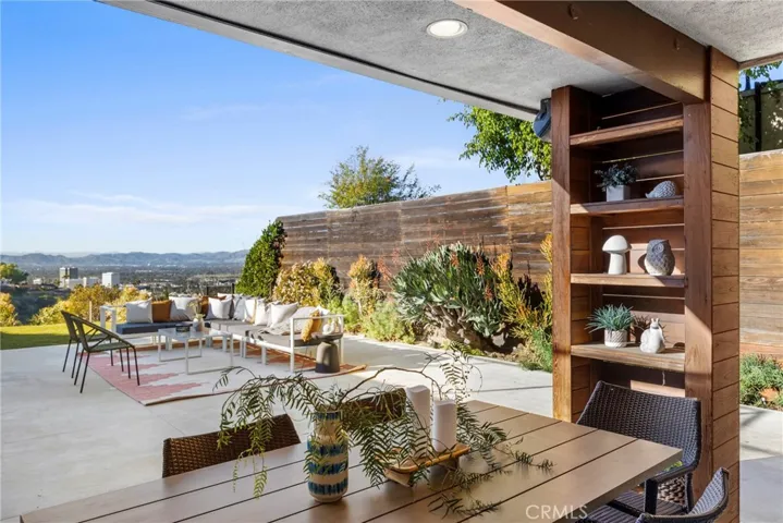 3851 Beverly Ridge, Sherman Oaks, California 91423