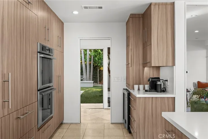 3851 Beverly Ridge, Sherman Oaks, California 91423