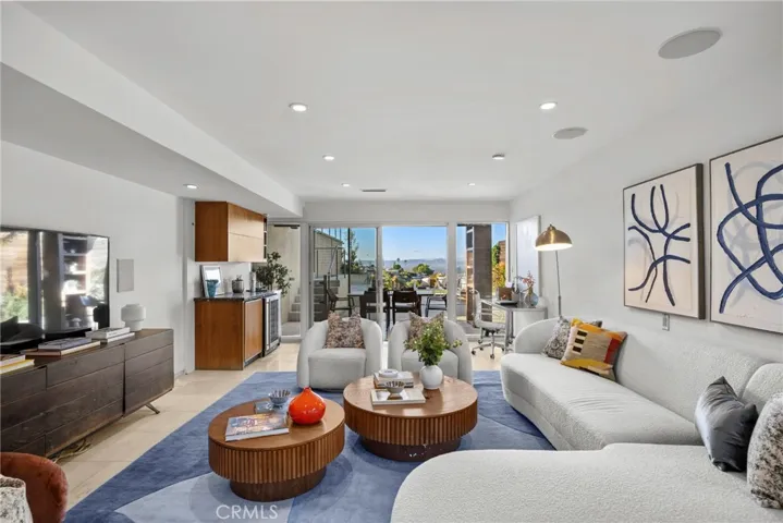 3851 Beverly Ridge, Sherman Oaks, California 91423