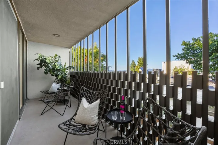 3851 Beverly Ridge, Sherman Oaks, California 91423