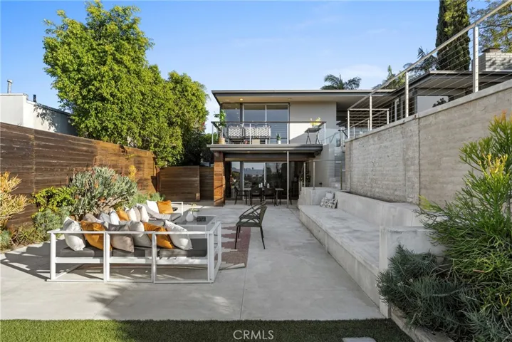 Lower Yard - Huge Flat Pad!