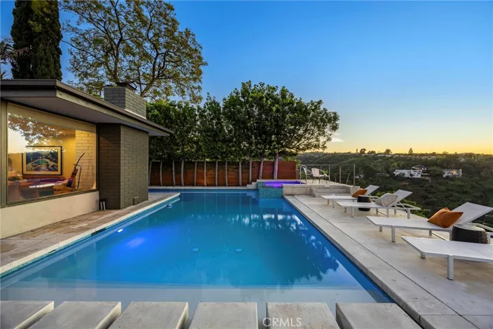 3851 Beverly Ridge, Sherman Oaks, California 91423
