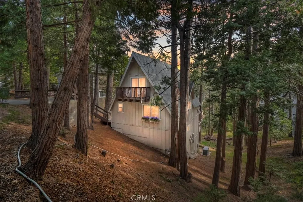 155 Birchwood, Lake Arrowhead, California 92352 home-pic-1