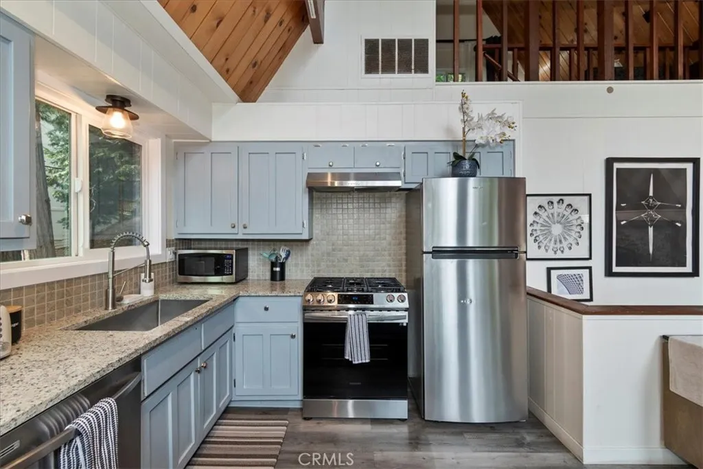 155 Birchwood, Lake Arrowhead, California 92352 home-pic-25