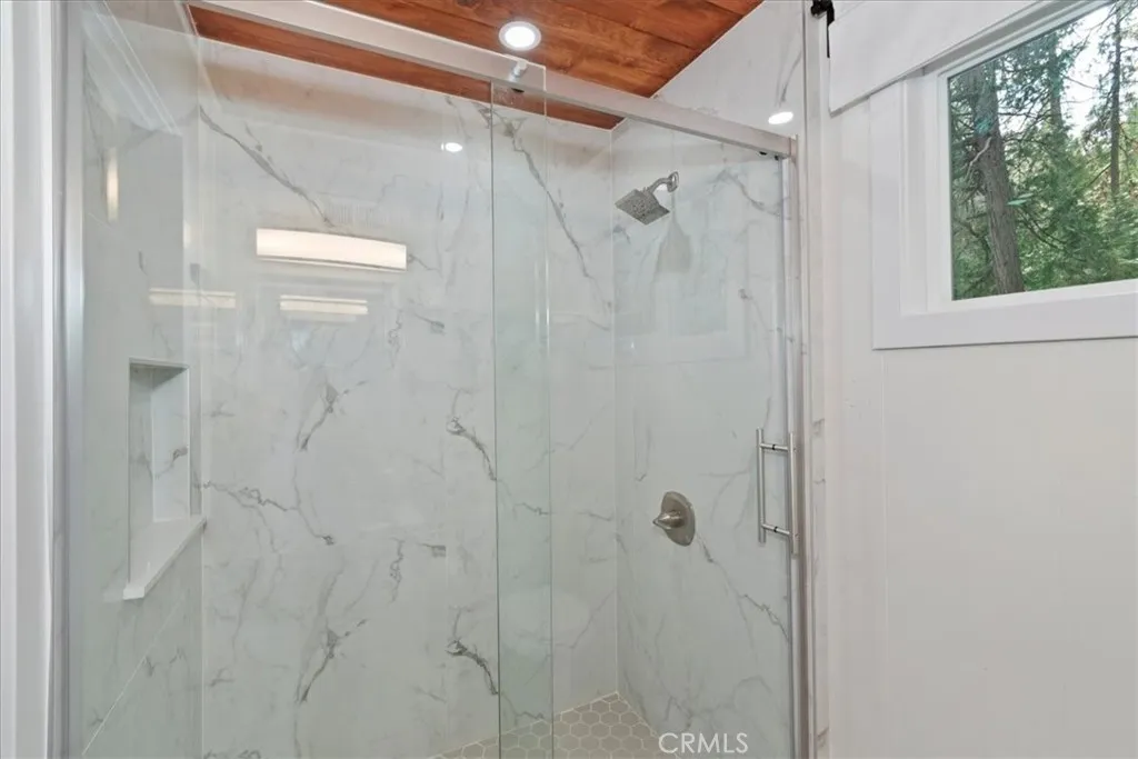 155 Birchwood, Lake Arrowhead, California 92352 home-pic-43