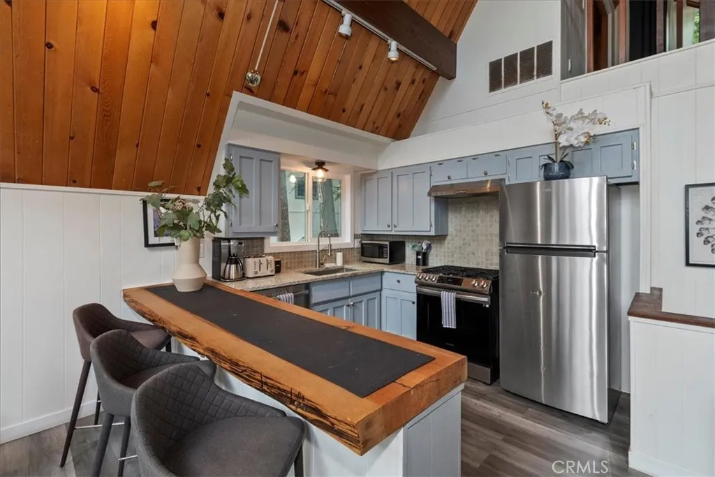 155 Birchwood, Lake Arrowhead, California 92352 home-pic-20