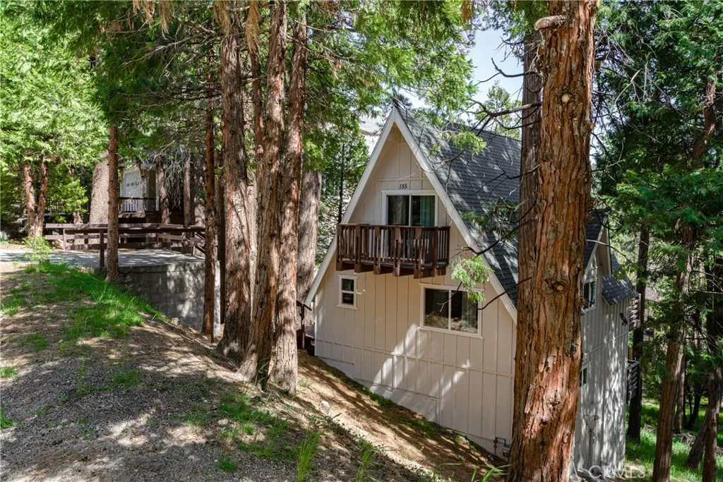 155 Birchwood, Lake Arrowhead, California 92352 home-pic-5