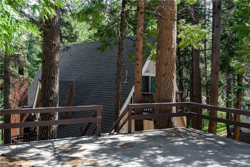 155 Birchwood, Lake Arrowhead, California 92352 home-pic-6