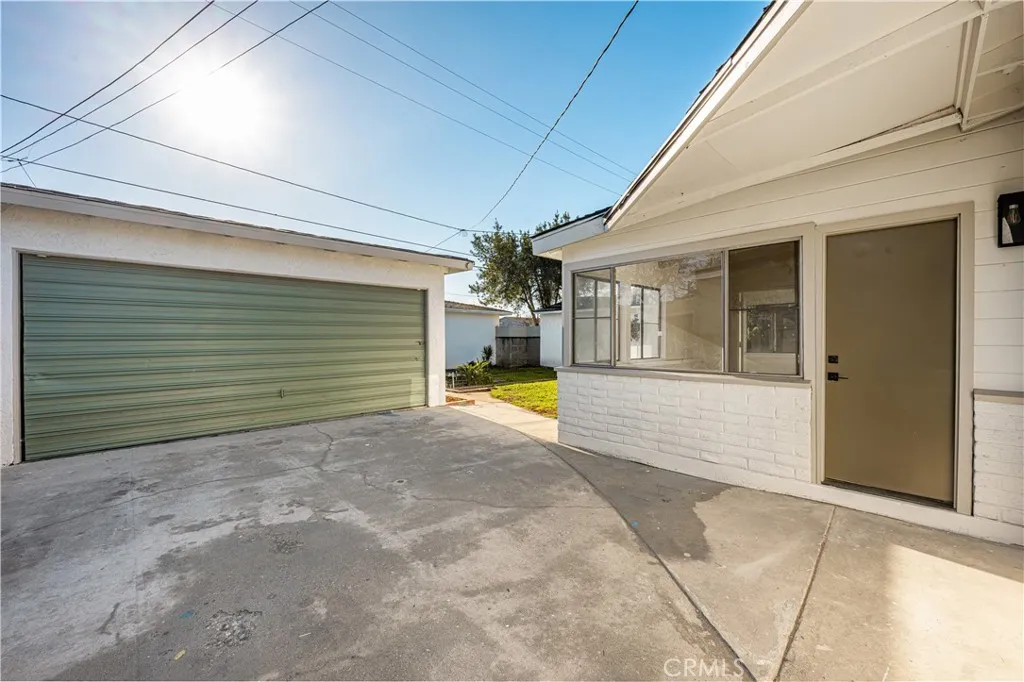 724 S Taylor Avenue, Montebello, California 90640 home-pic-23