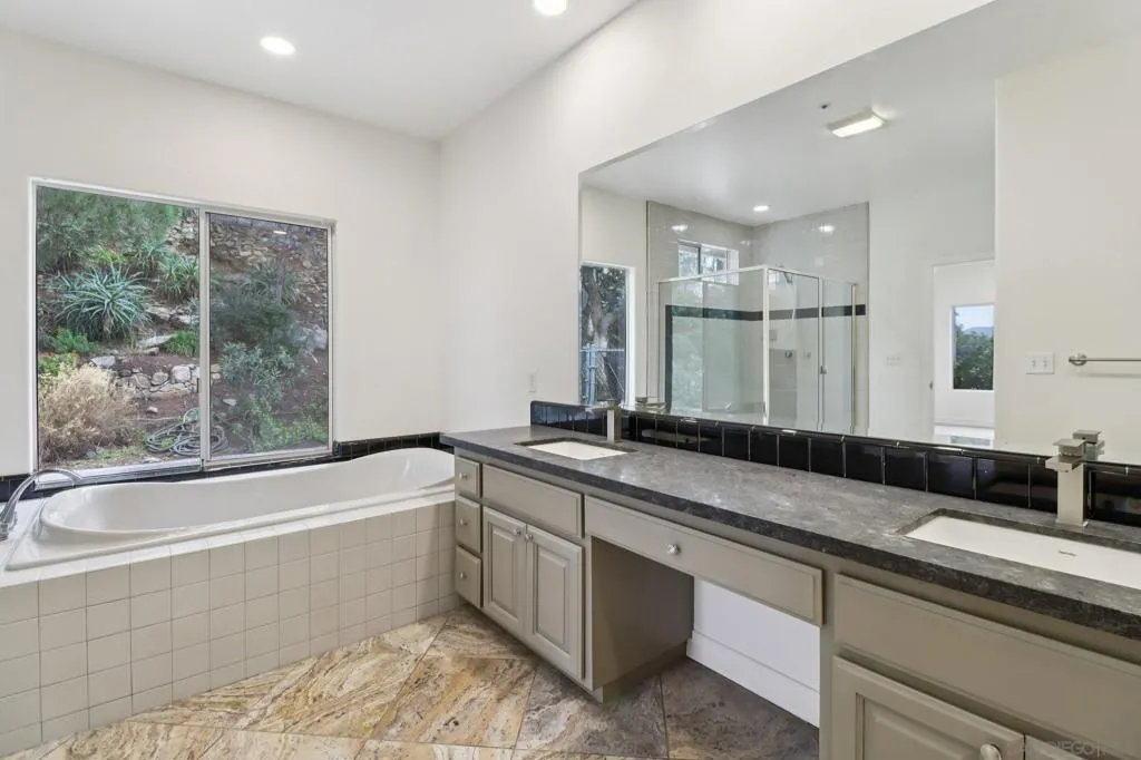 1240 Vista Sierra Drive, El Cajon, California 92019 home-pic-25