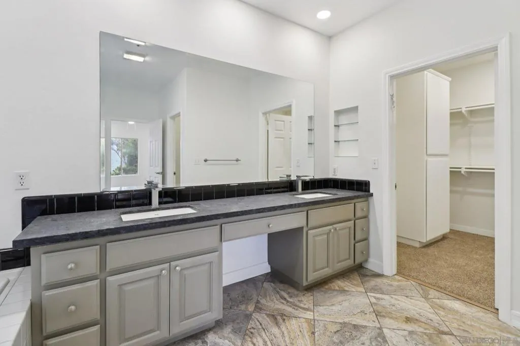 1240 Vista Sierra Drive, El Cajon, California 92019 home-pic-24