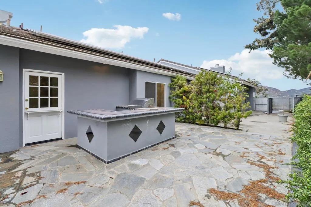 1240 Vista Sierra Drive, El Cajon, California 92019 home-pic-46