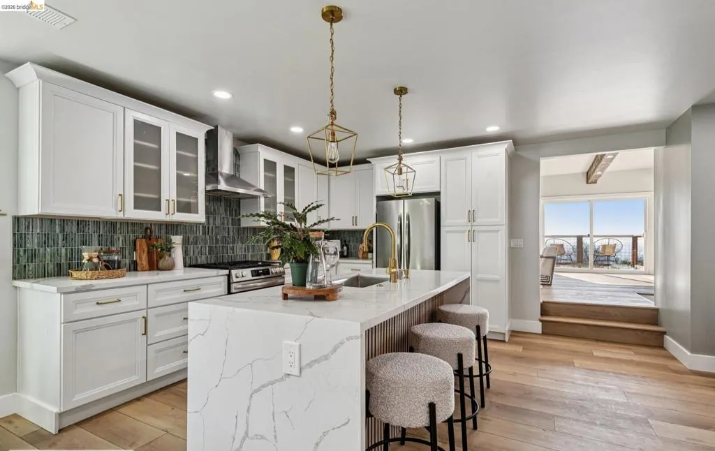 7807 7807 Outlook Ave, Oakland, California 94605 home-pic-6