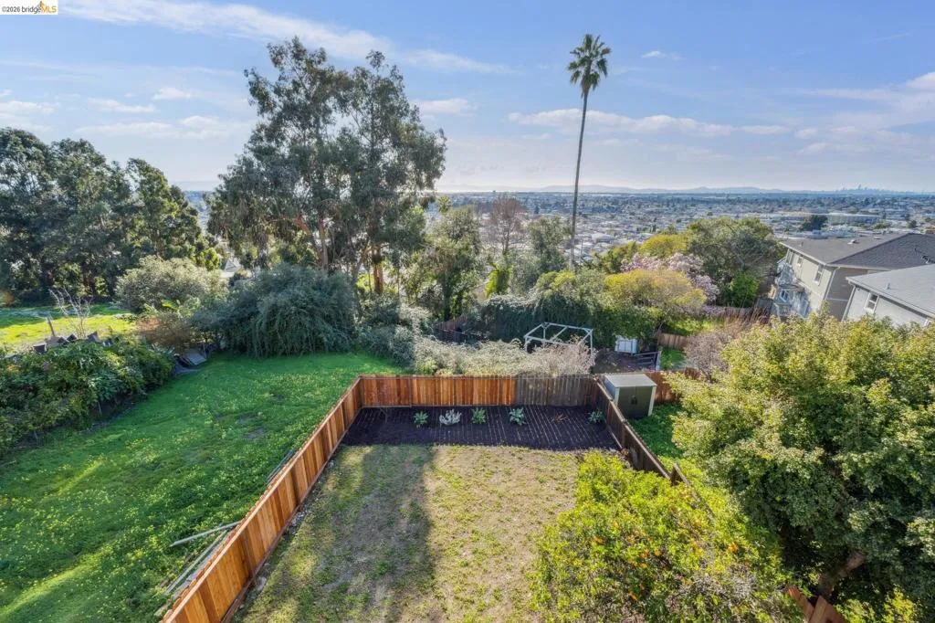 7807 7807 Outlook Ave, Oakland, California 94605 home-pic-42