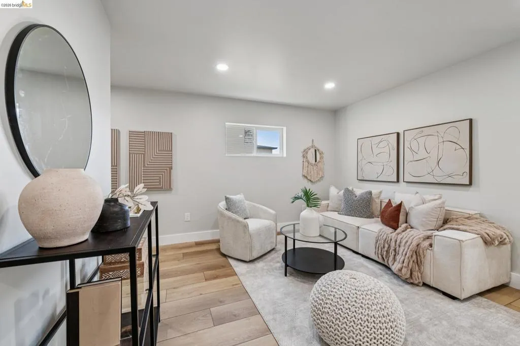 7807 7807 Outlook Ave, Oakland, California 94605 home-pic-34