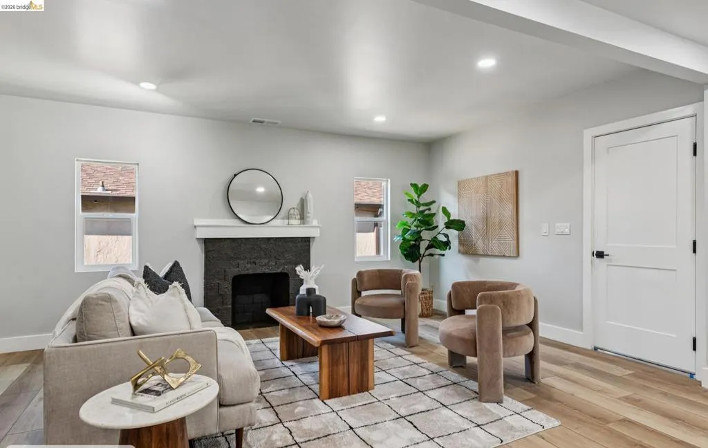 7807 7807 Outlook Ave, Oakland, California 94605 home-pic-11