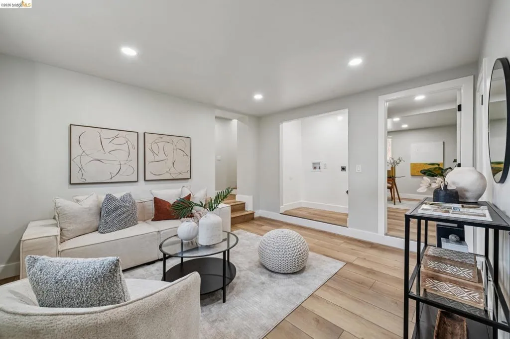 7807 7807 Outlook Ave, Oakland, California 94605 home-pic-35