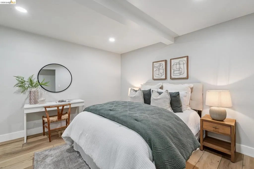 7807 7807 Outlook Ave, Oakland, California 94605 home-pic-38