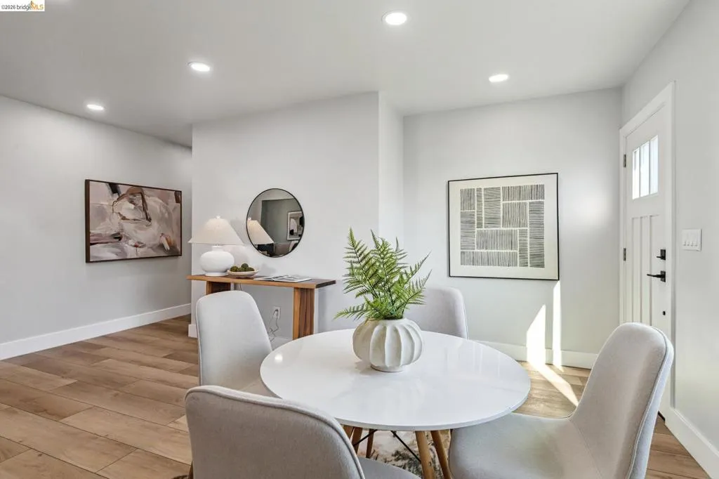 7807 7807 Outlook Ave, Oakland, California 94605 home-pic-8