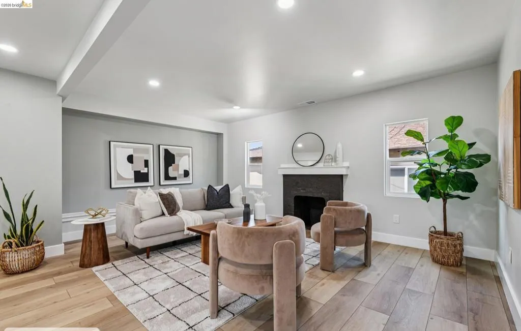 7807 7807 Outlook Ave, Oakland, California 94605 home-pic-10
