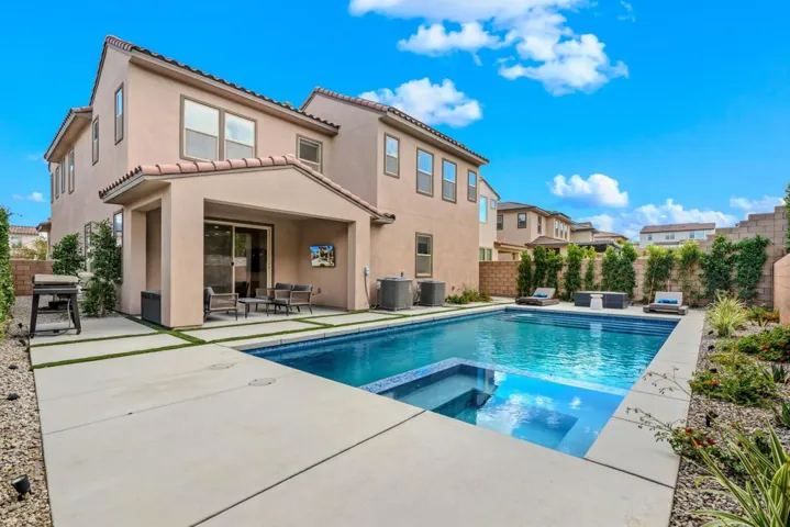 011_02-35821_cannon_dr-37_867