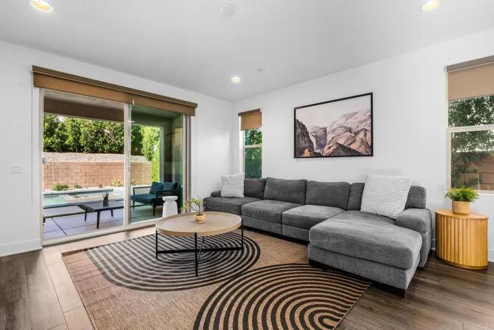 010_07-35821_cannon_dr-16_829