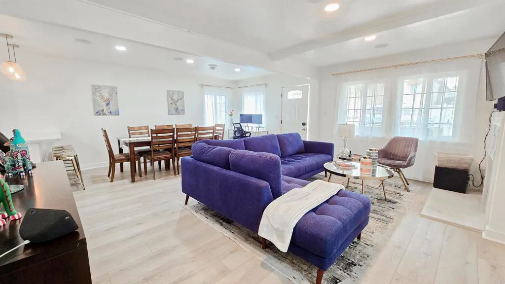 4383 Van Dyke Avenue, San Diego, California 92105 home-pic-3