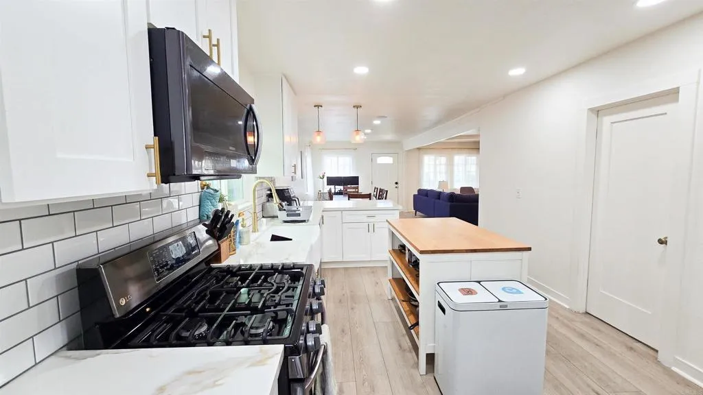4383 Van Dyke Avenue, San Diego, California 92105 home-pic-8