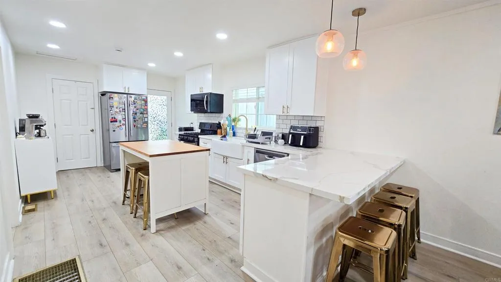 4383 Van Dyke Avenue, San Diego, California 92105 home-pic-6