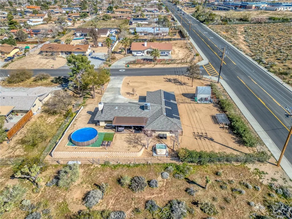 7686 Hilton Avenue, Yucca Valley, California 92284 home-pic-39