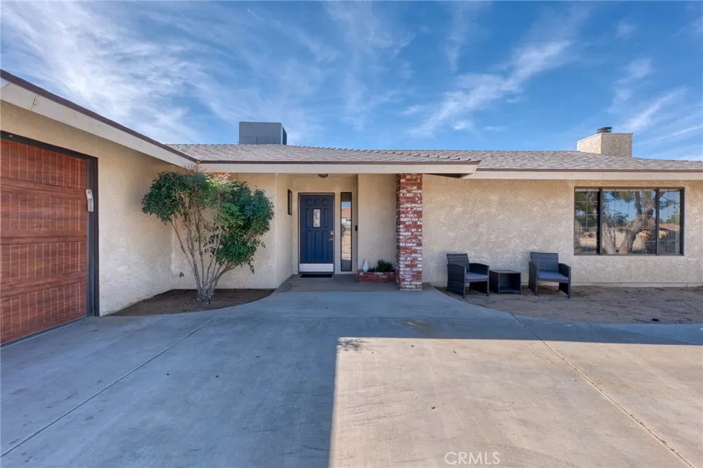 7686 Hilton Avenue, Yucca Valley, California 92284 home-pic-55