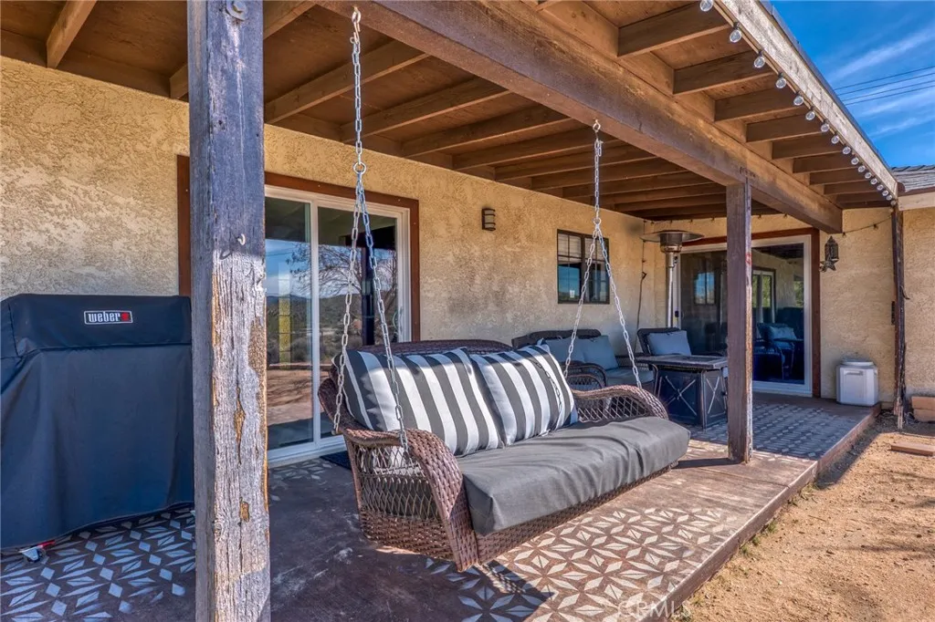 7686 Hilton Avenue, Yucca Valley, California 92284 home-pic-50