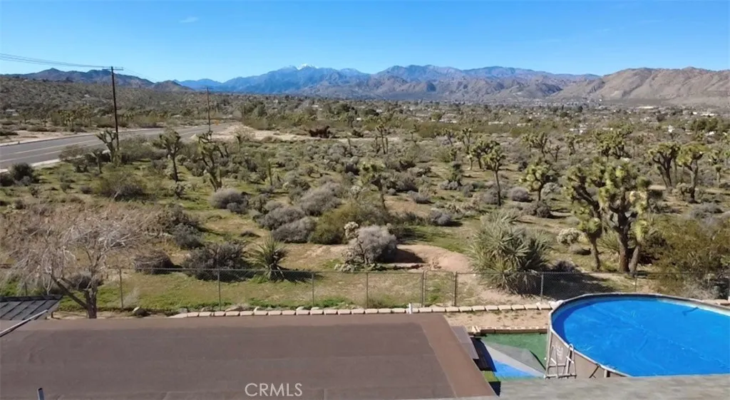7686 Hilton Avenue, Yucca Valley, California 92284 home-pic-26