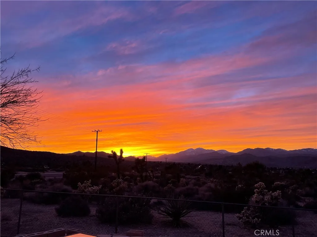 7686 Hilton Avenue, Yucca Valley, California 92284 home-pic-29