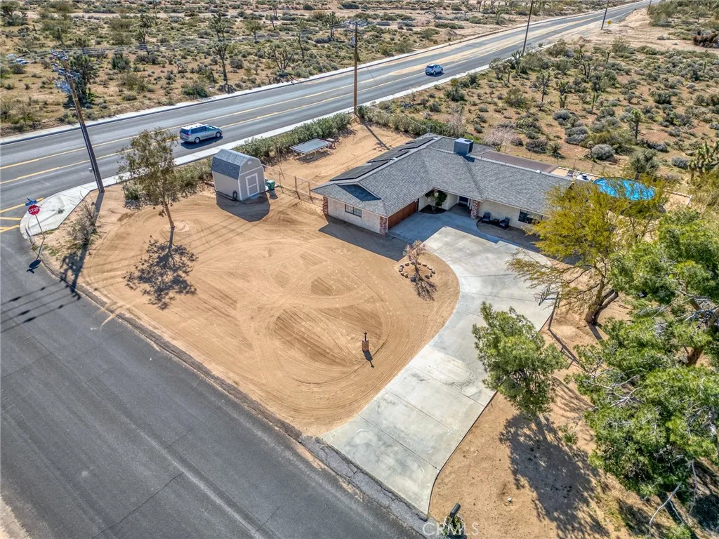 7686 Hilton Avenue, Yucca Valley, California 92284 home-pic-42
