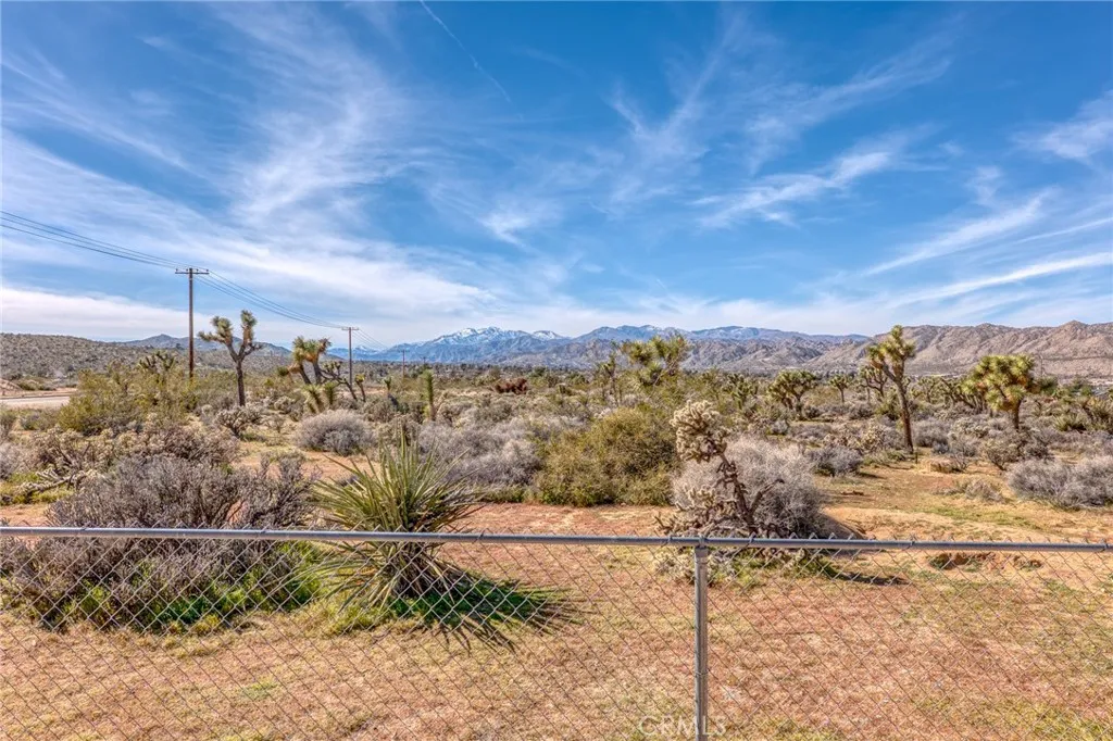 7686 Hilton Avenue, Yucca Valley, California 92284 home-pic-49