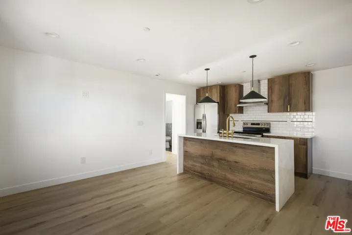 2653 Vineyard Avenue, Los Angeles, California 90016